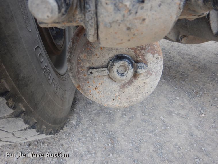 image for item DJ8516 2009 Peterbilt 389  semi truck