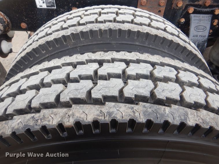 image for item DJ8516 2009 Peterbilt 389  semi truck