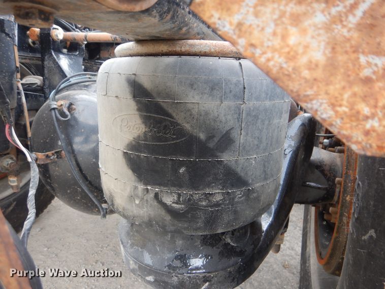 image for item DJ8516 2009 Peterbilt 389  semi truck