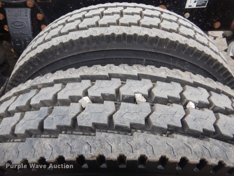 image for item DJ8516 2009 Peterbilt 389  semi truck