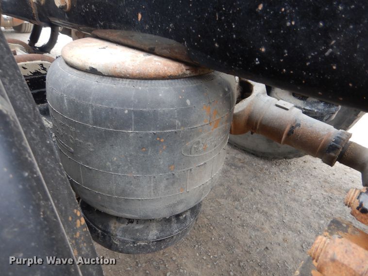 image for item DJ8516 2009 Peterbilt 389  semi truck