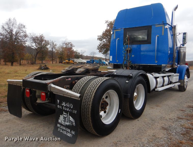 image for item DJ8517 2007 Western Star 4900EX  semi truck