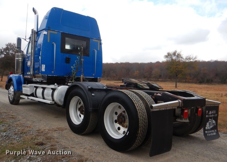 image for item DJ8517 2007 Western Star 4900EX  semi truck