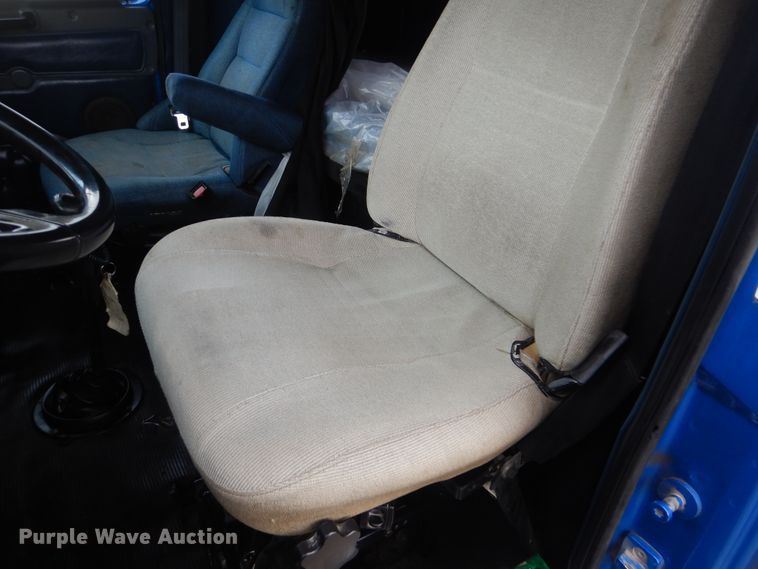 image for item DJ8517 2007 Western Star 4900EX  semi truck