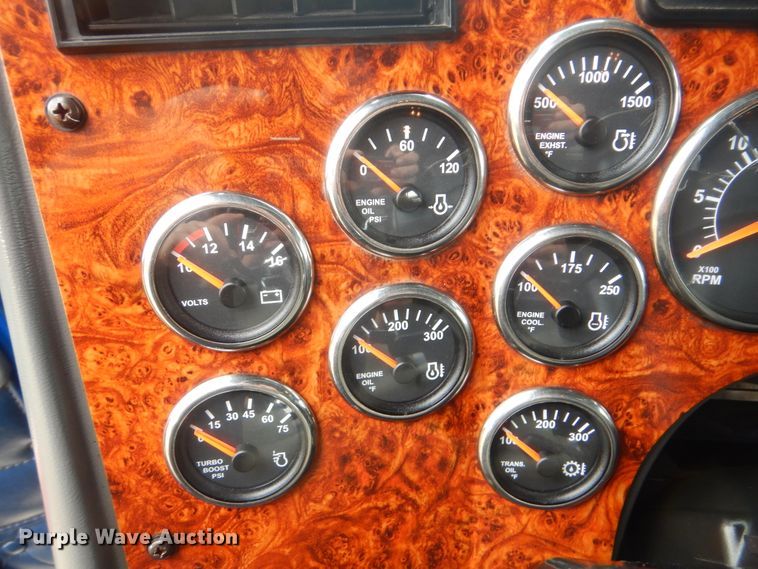 image for item DJ8517 2007 Western Star 4900EX  semi truck