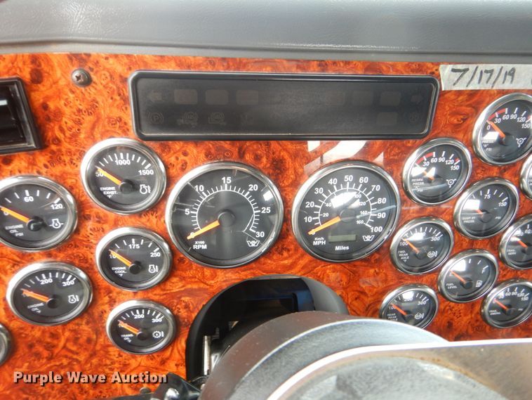 image for item DJ8517 2007 Western Star 4900EX  semi truck