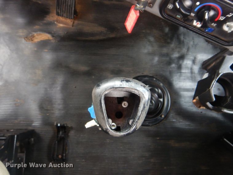 image for item DJ8517 2007 Western Star 4900EX  semi truck