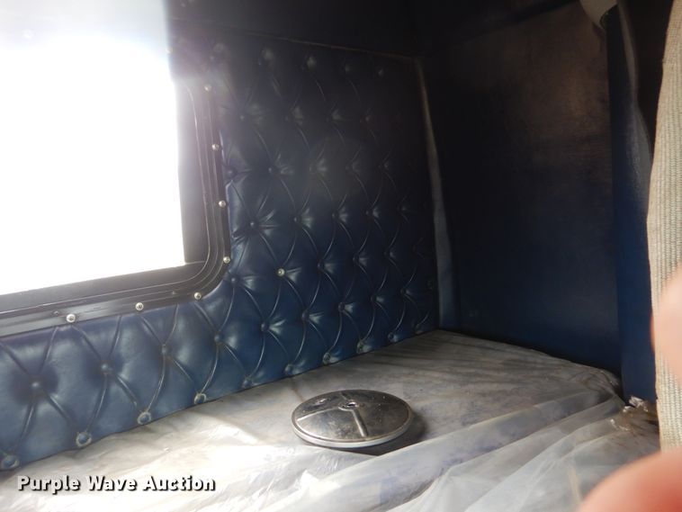 image for item DJ8517 2007 Western Star 4900EX  semi truck