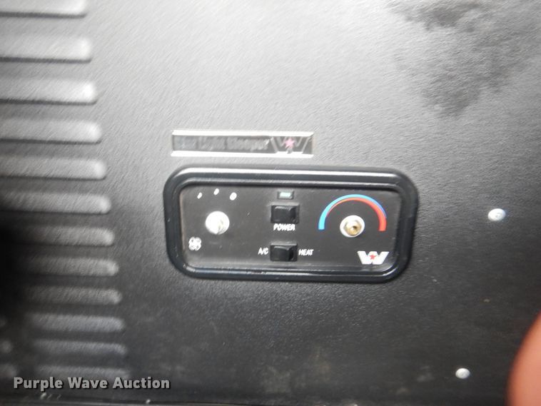 image for item DJ8517 2007 Western Star 4900EX  semi truck