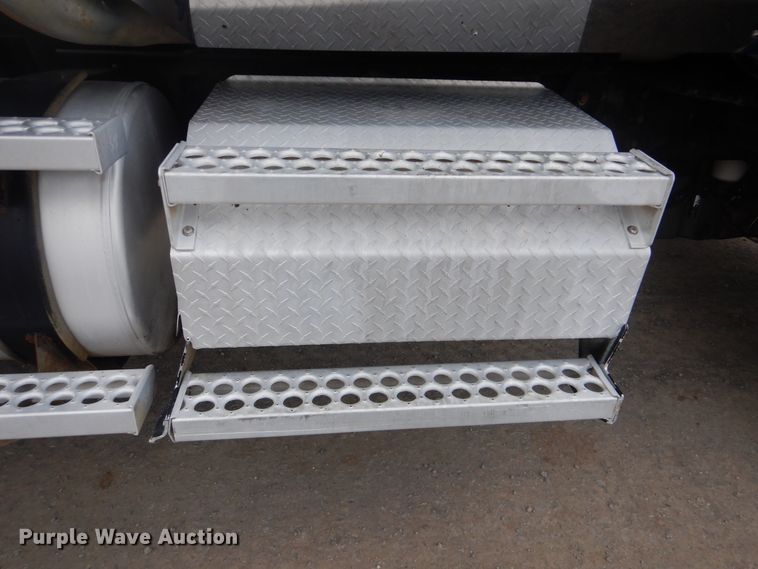 image for item DJ8517 2007 Western Star 4900EX  semi truck