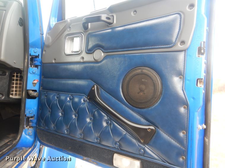 image for item DJ8517 2007 Western Star 4900EX  semi truck