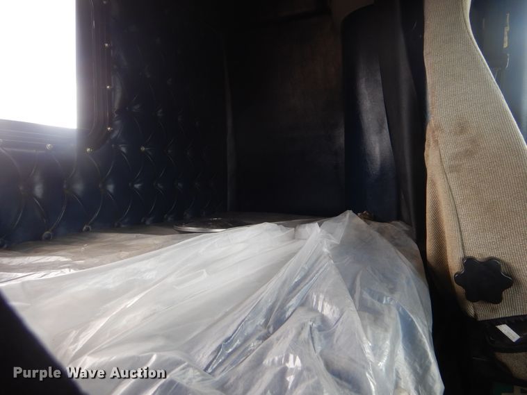 image for item DJ8517 2007 Western Star 4900EX  semi truck