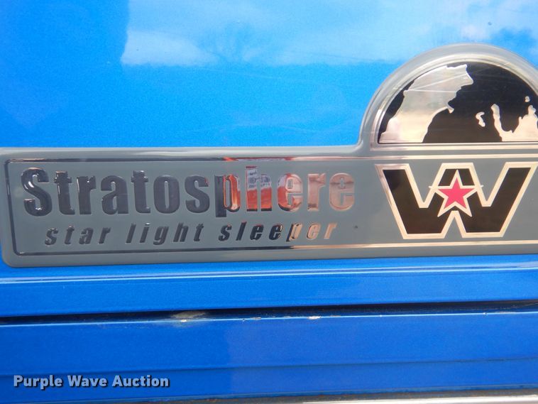 image for item DJ8517 2007 Western Star 4900EX  semi truck