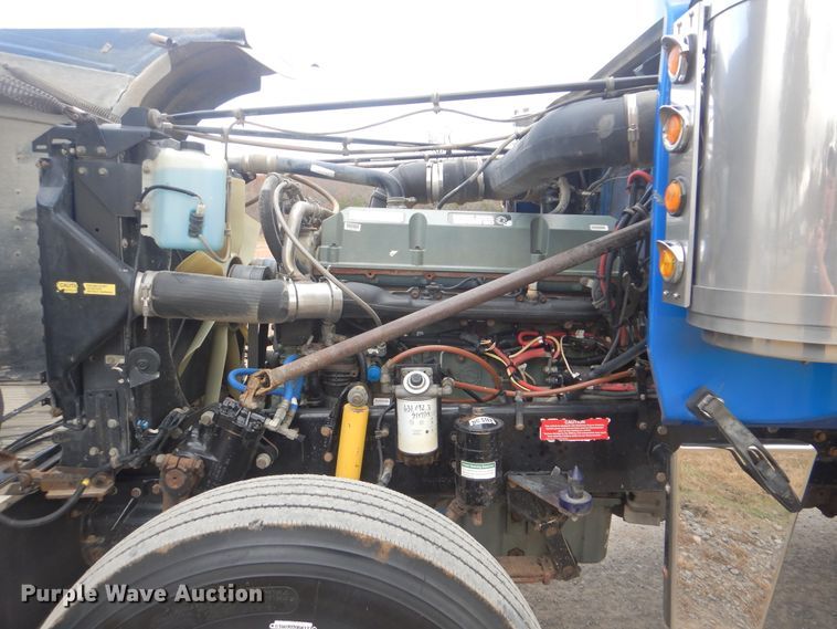 image for item DJ8517 2007 Western Star 4900EX  semi truck