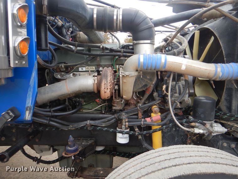 image for item DJ8517 2007 Western Star 4900EX  semi truck