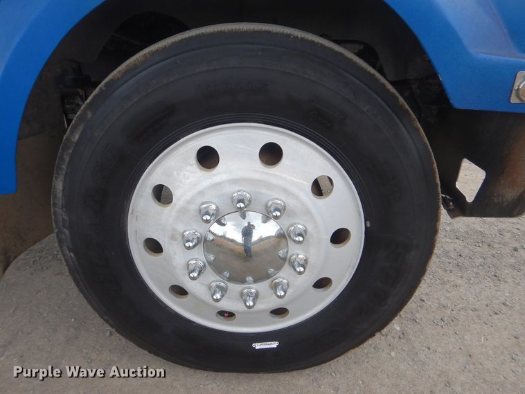 image for item DJ8517 2007 Western Star 4900EX  semi truck