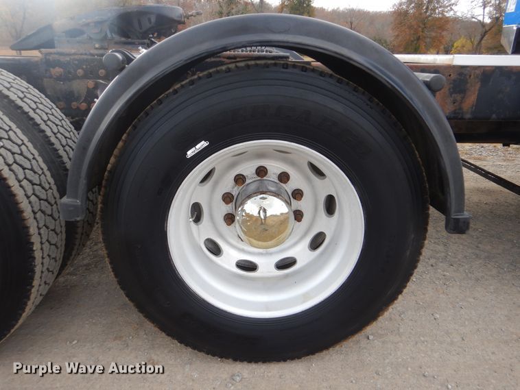 image for item DJ8517 2007 Western Star 4900EX  semi truck