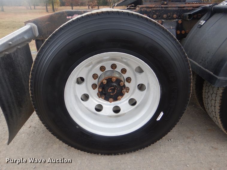 image for item DJ8517 2007 Western Star 4900EX  semi truck