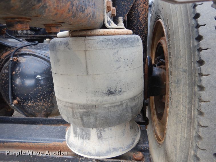 image for item DJ8517 2007 Western Star 4900EX  semi truck