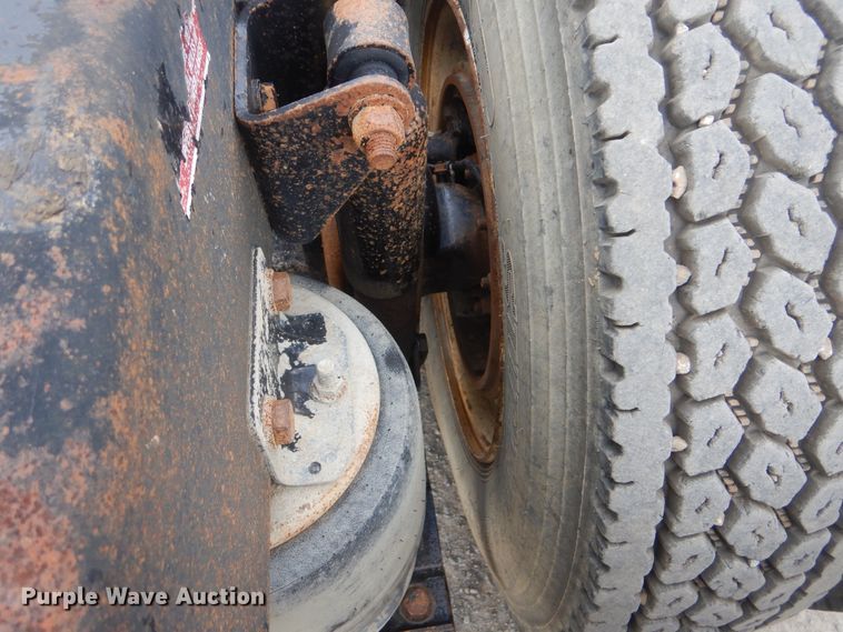 image for item DJ8517 2007 Western Star 4900EX  semi truck