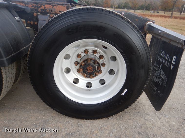 image for item DJ8517 2007 Western Star 4900EX  semi truck