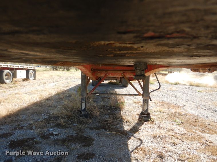 image for item DJ8525 2006 Wilson CF900 flatbed trailer