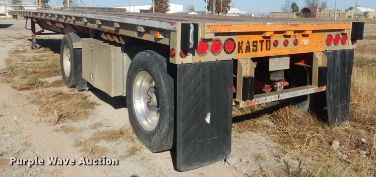 image for item DJ8526 2006 Wilson CF900 flatbed trailer