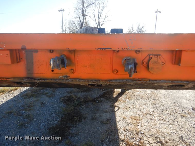 image for item DJ8526 2006 Wilson CF900 flatbed trailer