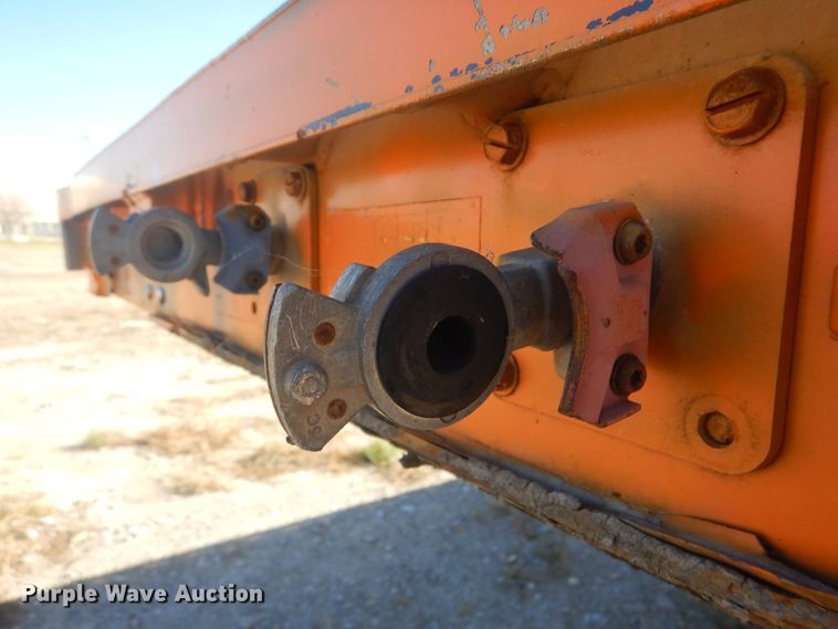 image for item DJ8526 2006 Wilson CF900 flatbed trailer