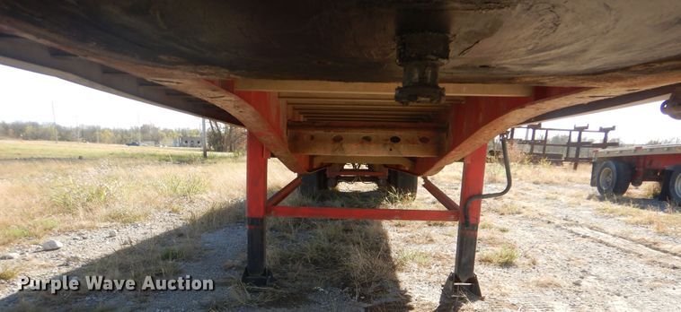 image for item DJ8526 2006 Wilson CF900 flatbed trailer