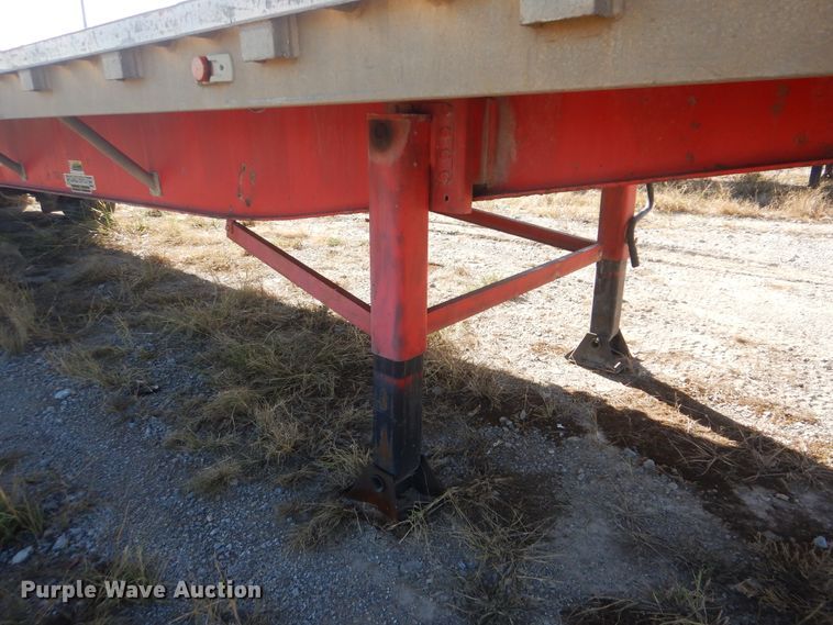 image for item DJ8526 2006 Wilson CF900 flatbed trailer