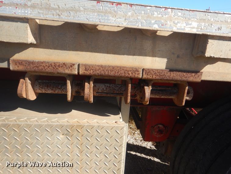 image for item DJ8526 2006 Wilson CF900 flatbed trailer