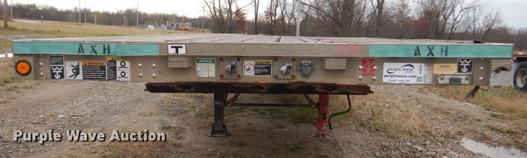 image for item DJ8537 2006 Wilson CF900 flatbed trailer
