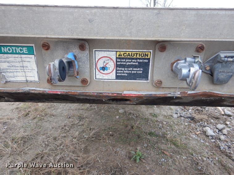 image for item DJ8537 2006 Wilson CF900 flatbed trailer