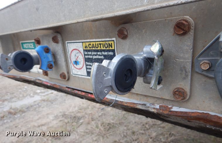 image for item DJ8537 2006 Wilson CF900 flatbed trailer