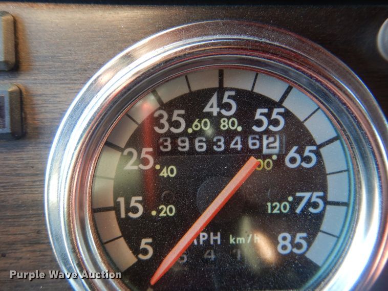 image for item DJ8547 1995 Freightliner FLD  semi truck