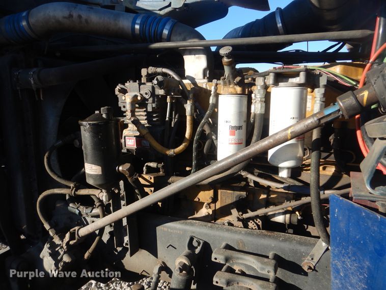 image for item DJ8547 1995 Freightliner FLD  semi truck