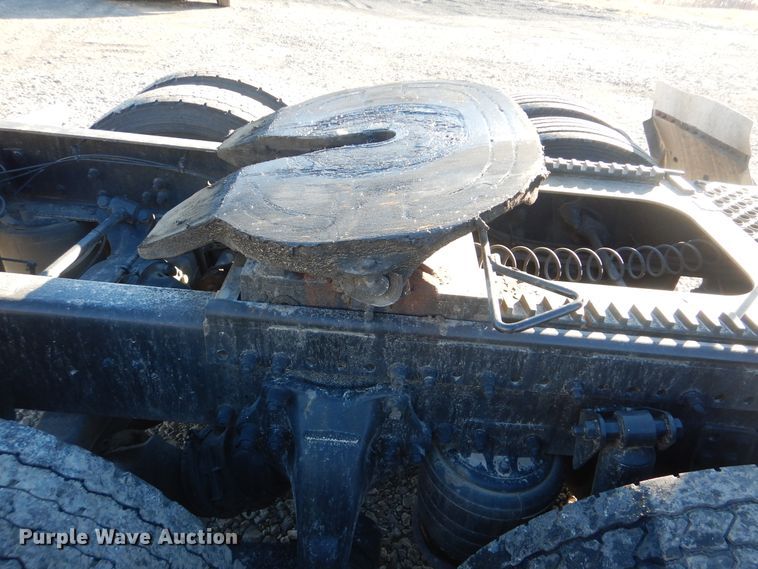 image for item DJ8547 1995 Freightliner FLD  semi truck