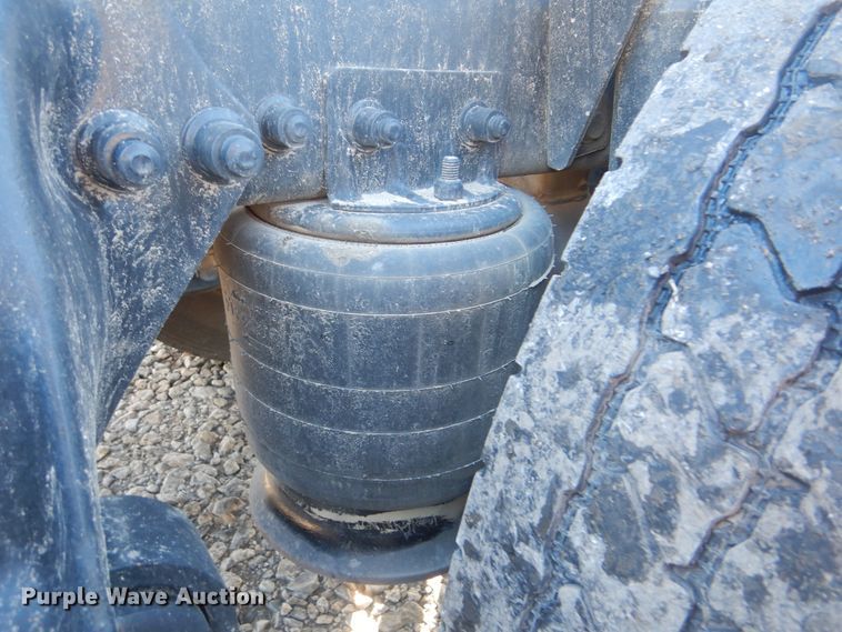 image for item DJ8547 1995 Freightliner FLD  semi truck