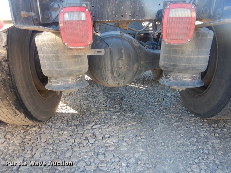 image for item DJ8547 1995 Freightliner FLD  semi truck