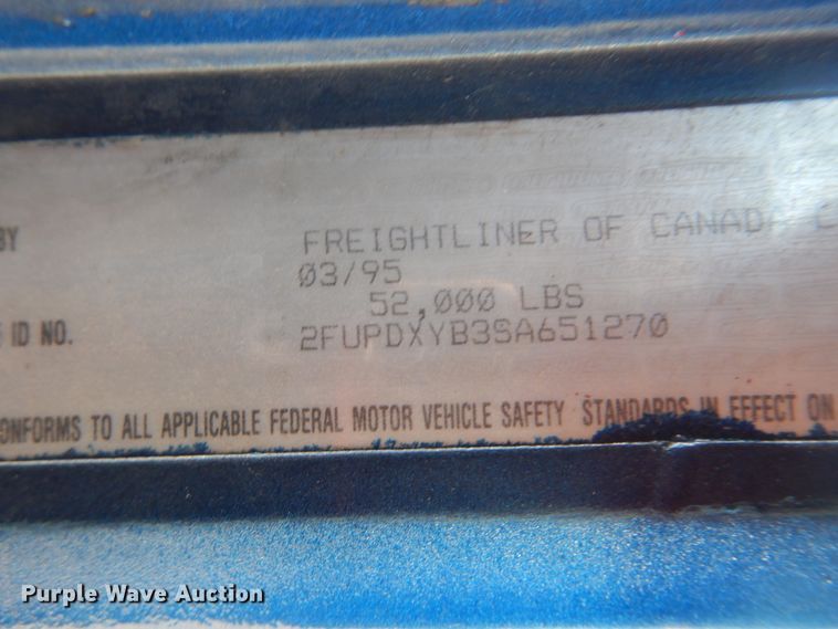 image for item DJ8547 1995 Freightliner FLD  semi truck
