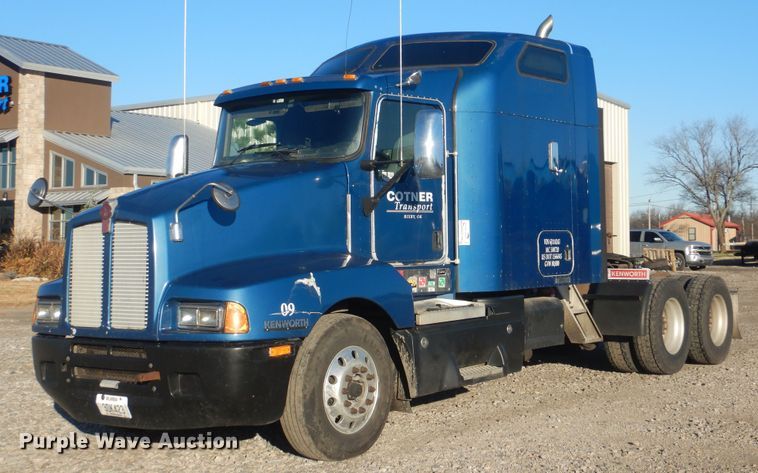 image for item DJ8548 2006 Kenworth T600  semi truck