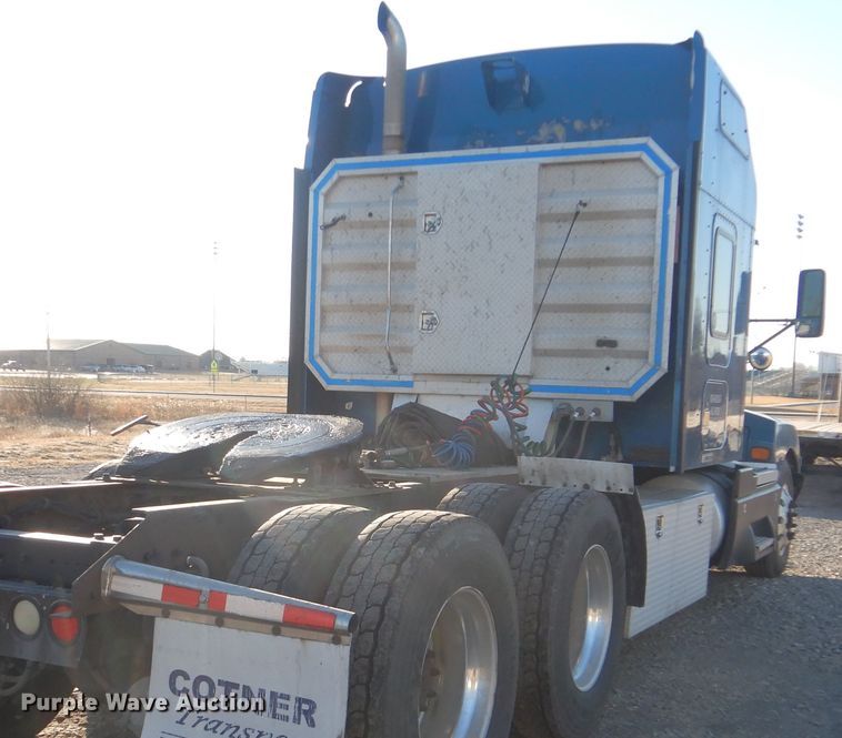 image for item DJ8548 2006 Kenworth T600  semi truck