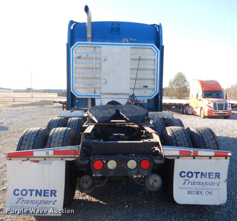 image for item DJ8548 2006 Kenworth T600  semi truck