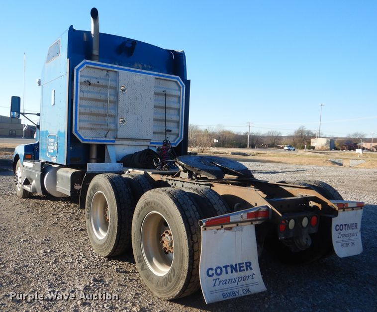 image for item DJ8548 2006 Kenworth T600  semi truck