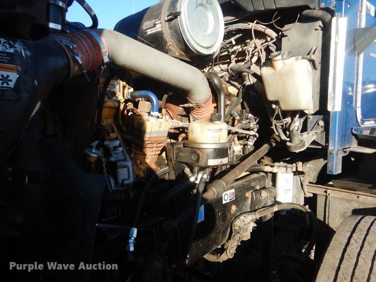 image for item DJ8548 2006 Kenworth T600  semi truck