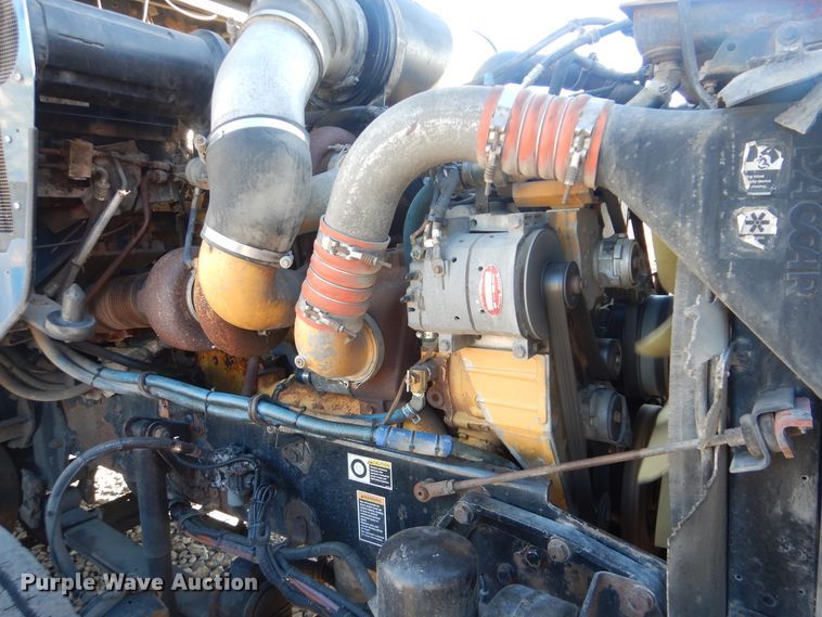 image for item DJ8548 2006 Kenworth T600  semi truck