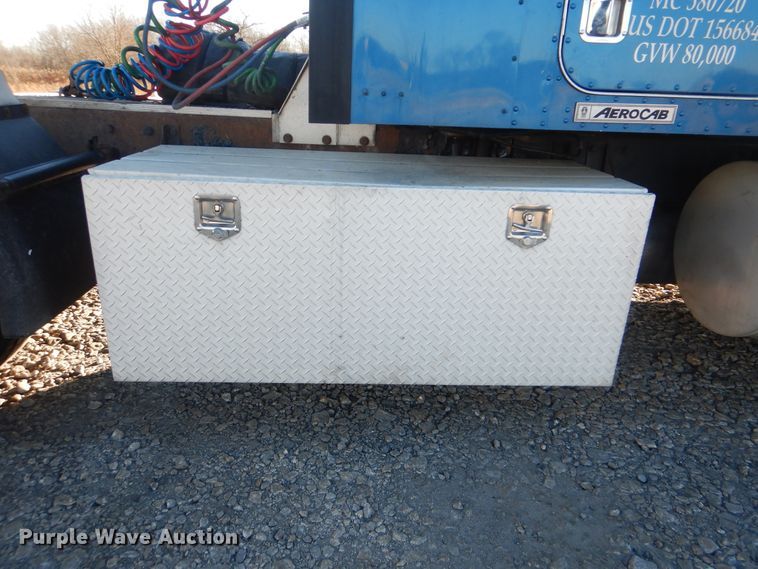 image for item DJ8548 2006 Kenworth T600  semi truck