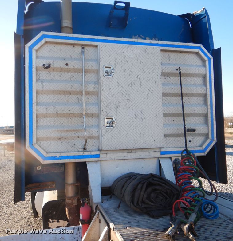 image for item DJ8548 2006 Kenworth T600  semi truck