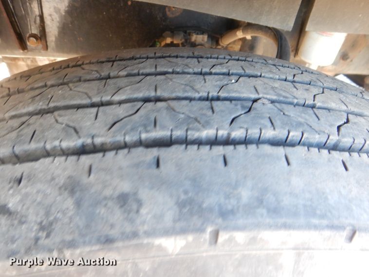 image for item DJ8548 2006 Kenworth T600  semi truck